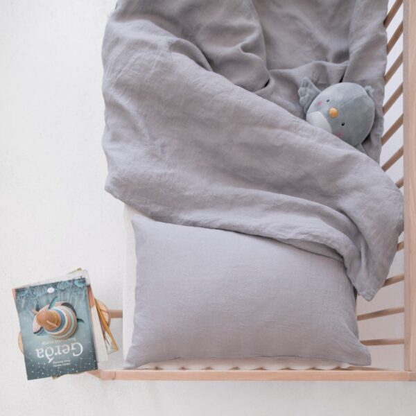 Kids-Light-Grey-Linen-Duvet-Cover-Set_breathable_gentle to sensitive skin_thermoregulating_handmade_100% linen_OEKO-TEX® and EUROPEAN FLAX® certified linen fabric