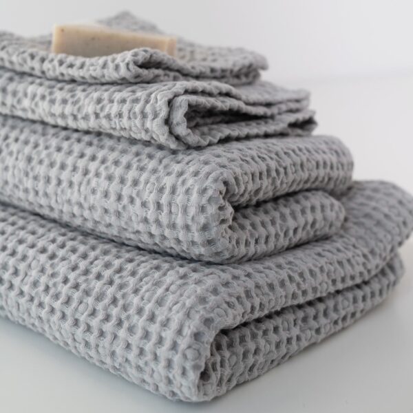 Honeycomb Waffle Bath Towel_soft _voluminous_ highly absorbent_Handmade_OEKO-TEX® and EUROPEAN FLAX® certified linen fabric